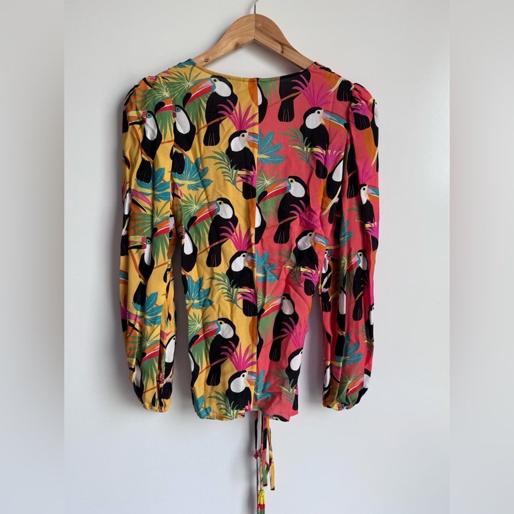 Anthropologie‎ Farm Rio Top Toucan Wrap balloon pull sleeve XS oversized bright - Picture 6 of 11